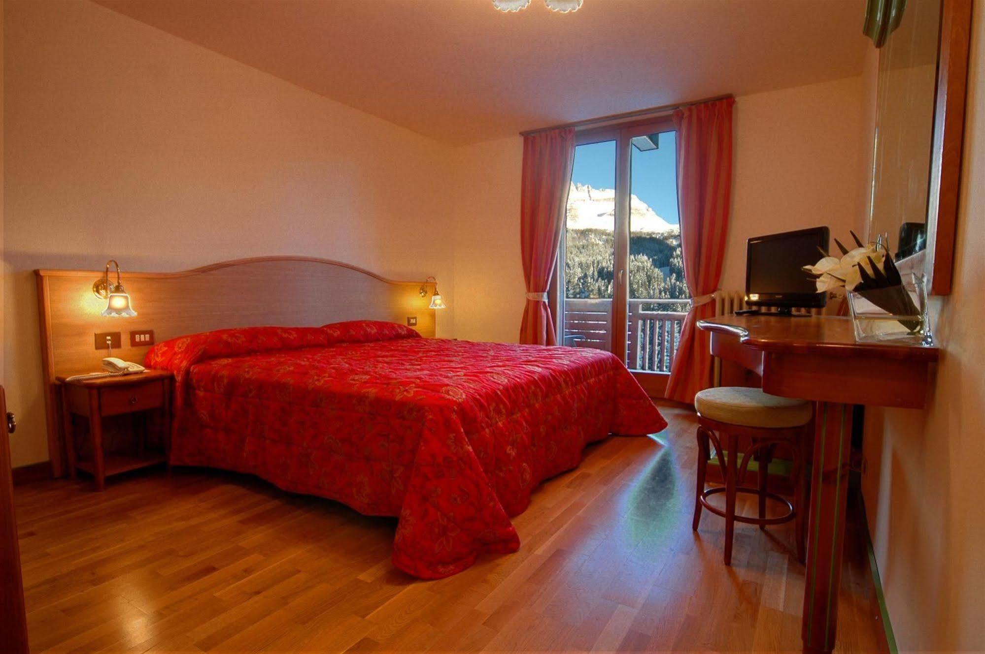 Carlo Magno Hotel Spa Resort Madonna di Campiglio Exterior foto