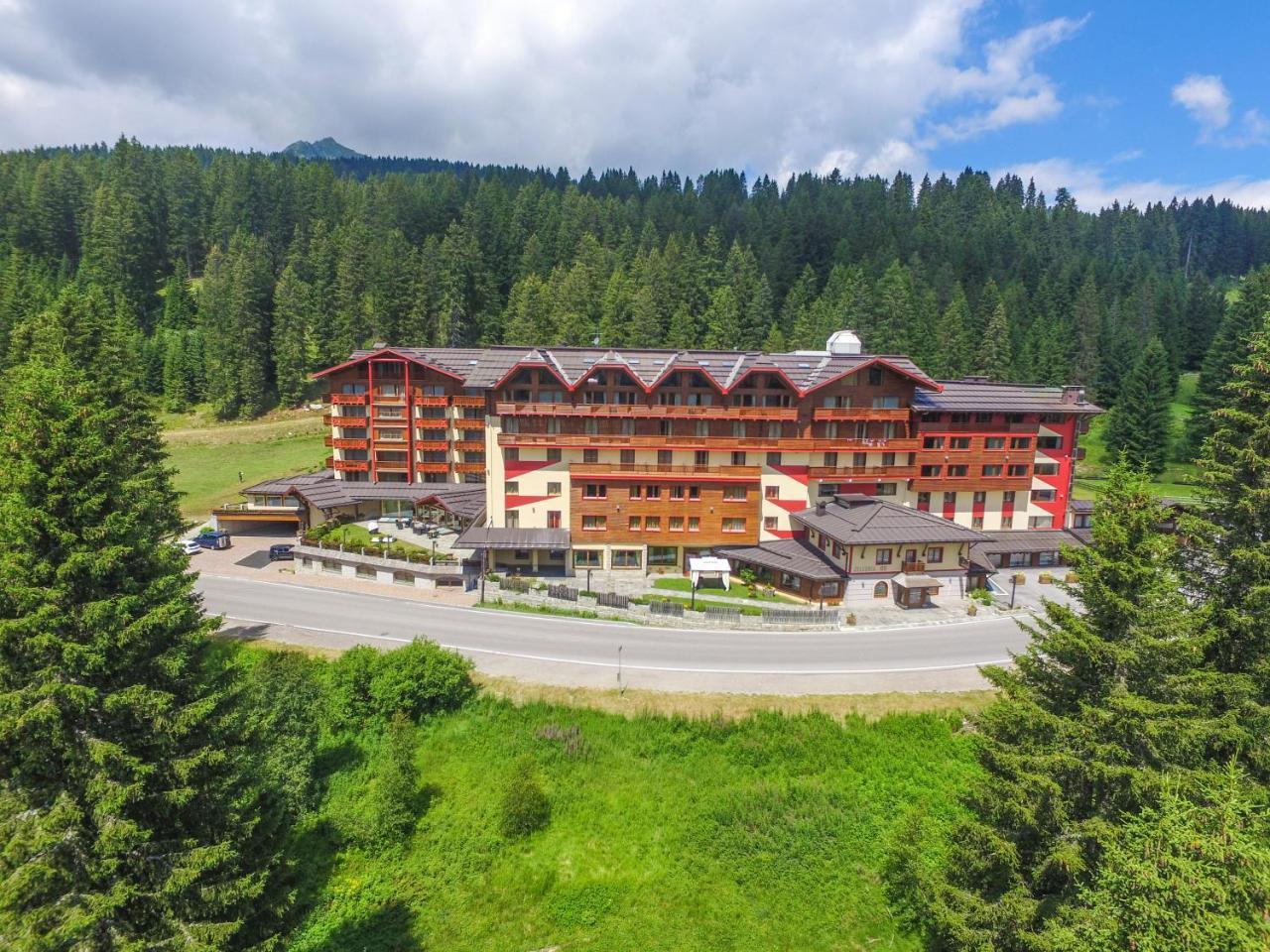 Carlo Magno Hotel Spa Resort Madonna di Campiglio Exterior foto